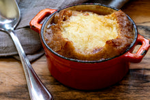 画像をギャラリービューアに読み込む, ハラミのステーキ キノコのクリームソース パスタ添え&牛すじのオニオングラタンスープ風(1キット2人前)