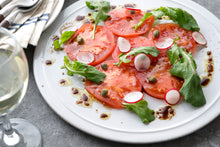 画像をギャラリービューアに読み込む, ハッシュドビーフのとろとろオムライス&トマトとルッコラのカルパッチョ〜バルサミコドレッシング〜(1キット2人前)