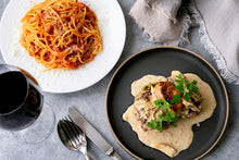 画像をギャラリービューアに読み込む, イノシシの煮込みハンバーグ フォアグラ添え&アマトリチャーナパスタ(1キット2人前)