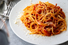 画像をギャラリービューアに読み込む, イノシシの煮込みハンバーグ フォアグラ添え&アマトリチャーナパスタ(1キット2人前)