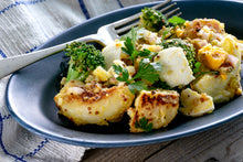 画像をギャラリービューアに読み込む, スパイス香る牡蠣カレー パクチー添え&ジャガイモと卵のごろごろグリビッシュサラダ(1キット2人前)
