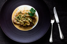 画像をギャラリービューアに読み込む, 豚肉のソテー〜シャルキュティエール風〜&インゲンとベーコンのサラダ、ポーチドエッグ添え(1キット2人前)