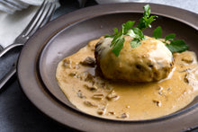 画像をギャラリービューアに読み込む, チーズハンバーグ〜ポルチーニクリームソース〜&ブロッコリーとポテトのアンチョビバジルソテー(1キット2人前)