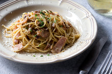 画像をギャラリービューアに読み込む, イベリコ豚肩ロースのソテー〜トリュフ風味〜&ポルチーニとベーコンのパスタ(1キット2人前)