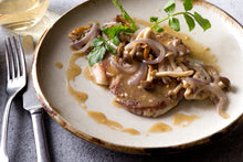 画像をギャラリービューアに読み込む, イベリコ豚肩ロースのソテー〜トリュフ風味〜&ポルチーニとベーコンのパスタ(1キット2人前)