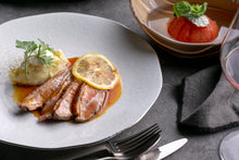画像をギャラリービューアに読み込む, 鴨のロースト〜レモンキャラメルソース〜サワークリームのマッシュポテト添え&丸ごとトマトとバジルバターのスープ(1キット2人前)