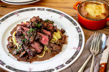 画像をギャラリービューアに読み込む, ハラミのステーキ キノコのクリームソース パスタ添え&牛すじのオニオングラタンスープ風(1キット2人前)