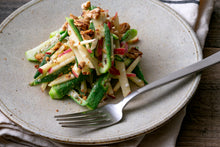 画像をギャラリービューアに読み込む, 若鶏とキノコのビネガー風味 バターライス添え&オクラと林檎のハニーマスタードマリネ(1キット2人前)