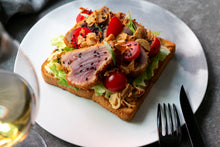 画像をギャラリービューアに読み込む, カツオのレアカツオープンサンド&ガスパチョ グレッグ添え(1キット2人前)