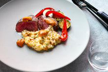 画像をギャラリービューアに読み込む, 飛騨牛フィレ肉のロースト ウニのリゾット添え&キタアカリのポムフリット~深山菊秘蔵 特別純米~(1キット2人前)
