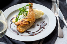 画像をギャラリービューアに読み込む, 鶏もも肉のコンフィ〜バルサミコソース〜マッシュポテト添え&ポルチーニときのこのスープ(1キット2人前)