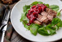 画像をギャラリービューアに読み込む, 豚ロースト 赤ワインとクランベリーのソース&4種のきのことクリームのリゾット(1キット2人前)