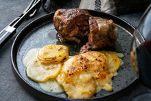 画像をギャラリービューアに読み込む, 【数量限定】飛騨牛とフォアグラのカイエット&ドフィノワーズ ガーリックトースト添え(1キット2人前)