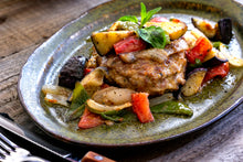 画像をギャラリービューアに読み込む, スパイシーラムハンバーグ ラタトゥイユ添え&水ナスとミントのクスクスサラダ(1キット2人前)